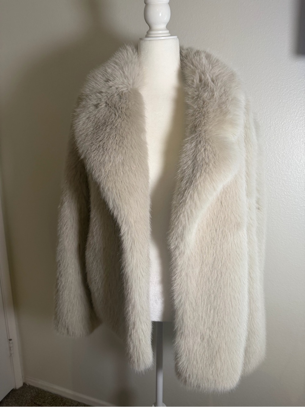 GAP Viral TikTok Faux Fur Coat Oversized Size Large New without tags